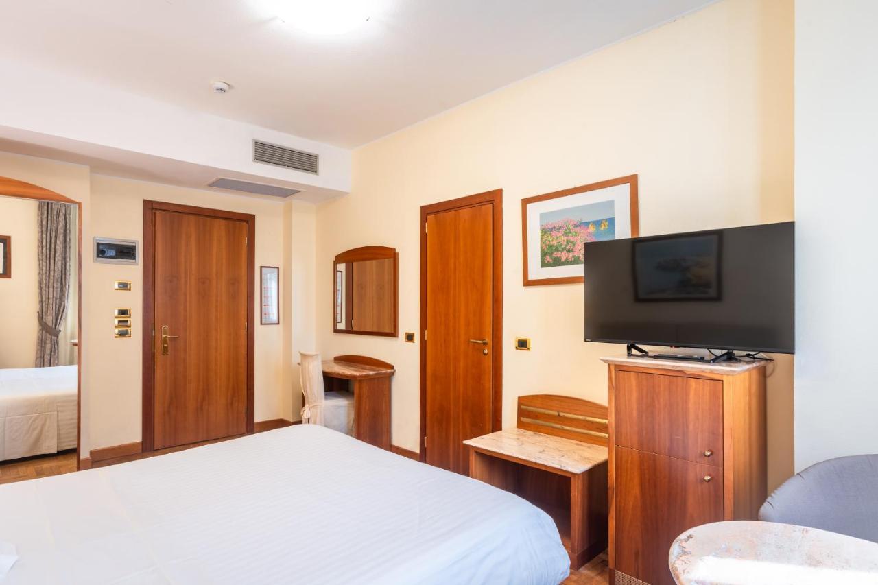 Hotel Airone - Ombrellone Incluso Al Bagno Dolce Vita A Marina Dal 1 Giugno Al 15 Settembre Grosseto Dış mekan fotoğraf